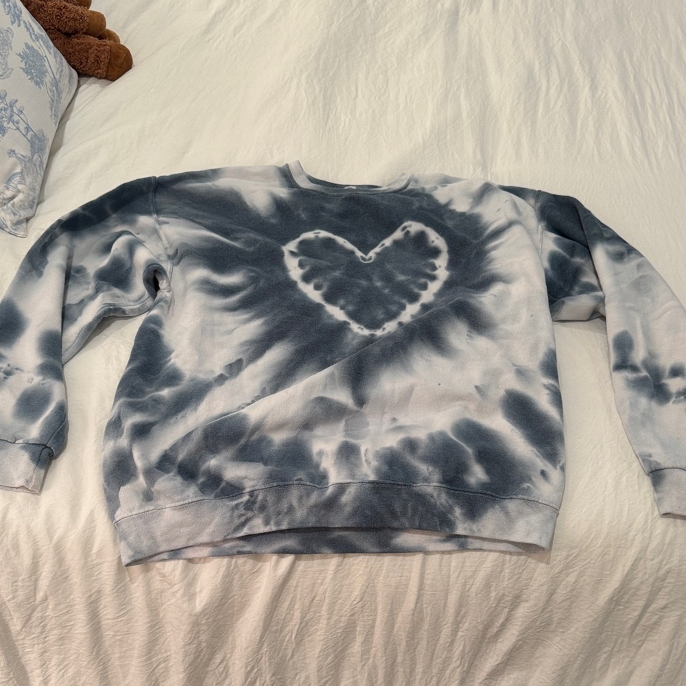 Urban Outfitters Heart Tie-Dye Sweater - Gray and White